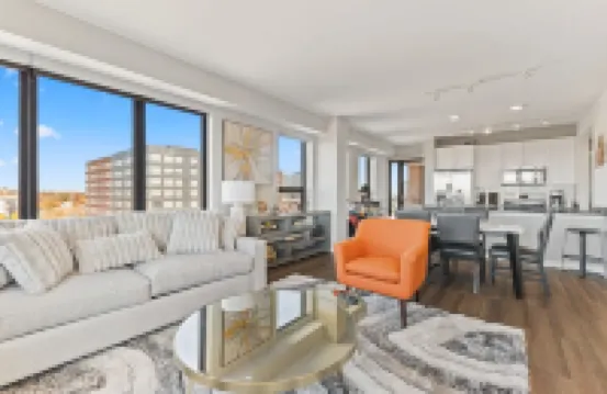 "Hope of Evanston" 180°view, 2BDR +2Bath Urban luxury