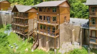 Smoky Mountain Cabin with Views, Great Location, Theater, Game Room, Hot Tub