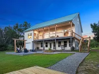 Bayside Retreat - 2250 sq ft Bay House w/dock, fire pit, & tons of amenities 다이아몬드헤드 호텔