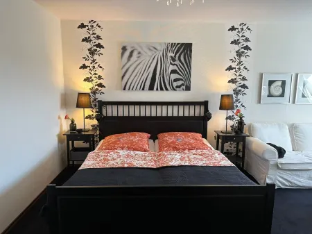 Hof Eckhorst, Apartment Black and White Отели рядом с достопримечательностью «CARLS»