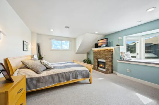 The Loft  – Stylish Walkable Egg Harbor Retreat, Pet-Friendly Stay