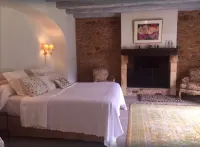 Manor of Quintefeuille /Tennis -exceptional estate for 12 people max Hotels in Journiac