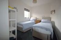The old harbor master's apartment Hotels near Dunbar Castle
