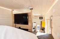 Modern Tiny Home w/ Grill, 25 Min. To Skiing, 3 Min. to Shops and Restaurants!