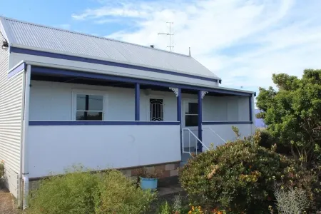 Cosy 3 bedroom cottage in the centre of Kingscote Отели рядом с достопримечательностью «Kangaroo Island»