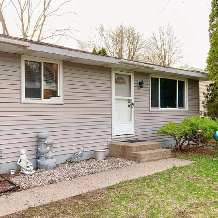 Fantastic Oasis Home in Stevens Point with fully enclosed fence for backyard!