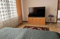 City and mountains within easy reach