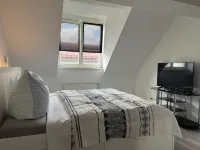 Schöne Dachgeschosswohnung im Gastroviertel an der Elbe