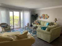 Family-friendly beach condo, Indian Beach, NC Отели в г. Индиан Бич