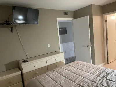 New modern Condo in Myrtle Beach Resort - Amenities and Ocean Views