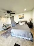 Charming waterfront retreat on PK, boat slip included, & beach swimming area