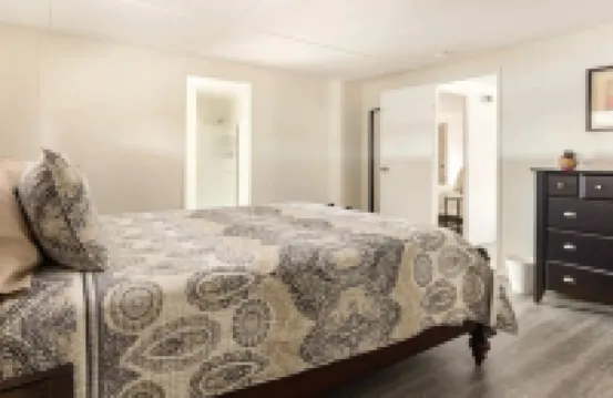 Cozy & Clean 3 BD/2BA In The Heart of The Red Rocks