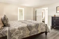 Cozy & Clean 3 BD/2BA In The Heart of The Red Rocks