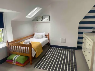 Large Victorian Terrace, Penarth (Cardiff) Hotels in 