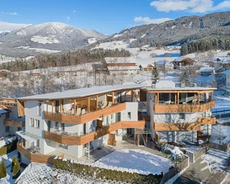 Traum-ferienwohnung mit Dachterrasse & Tollem Ausblick, Cron4 Schwimmbad & Sauna Hotels in Riscone