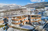 Traum-ferienwohnung mit Dachterrasse & Tollem Ausblick, Cron4 Schwimmbad & Sauna - Wifi