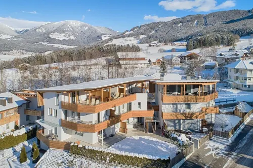 Top Vacation Apartment with Garden & Terrace, Bike Room, Garage, Cron 4 Sauna & Pool Hotels in Riscone