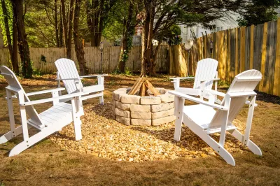 NEW! Family Retreat with Fire Pit and Patio/ 5beds/3Ba