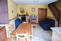 Cottage (full rental) El Colladín for 9-10 people