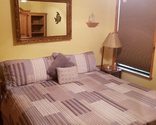 Wild Bills Riverfront Escape - Garden hot tub Hotels in Cowee
