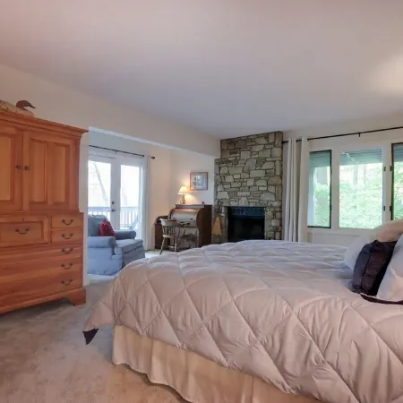 Mountain Condo on Lake Lure with Resort AmenitiesLake Lure Opening May 1, 2026