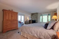 Mountain Condo on Lake Lure with Resort AmenitiesLake Lure Opening May 1, 2026