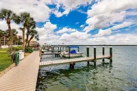 Beautiful Waterfront Vacation Private Condo 4th floor. Views and Amenities.