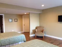 Fall is BEAUTIFUL @ LAKE Francis!  Winter Specials, flexible, inquire!