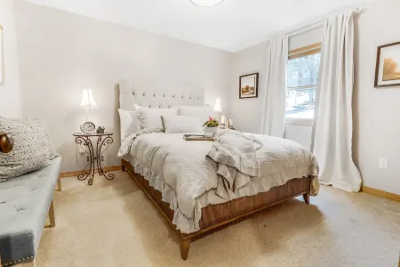 Quaint + Modern Lakeview Home on Sacandaga Lake