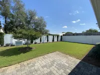 All dogs OK, infant/kid friendly, golf cart incl, 0.5 mi to beach