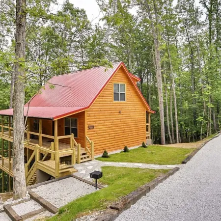 Lakefront in Cliffview. 4BR, 3BTH- No Smoking/Pets. Fishing Dock, Game Rm..More