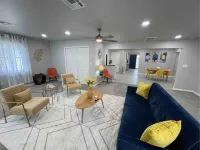 Hot Tub- Rose District-Walk to Shopping & Dining