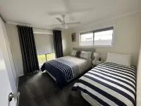 CandE on Wheelton-Centrally Located  Holiday Getaway Home in Kingscote!