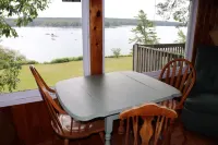 Cozy Cottage   with Spectacular Salt Water  View / 4 Kayaks Available/