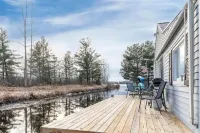 Cozy Waterfront Cottage with Kayaks and Firepit