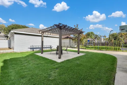 5 Star Upscale Entire Family Neighborhood Home - Homestays