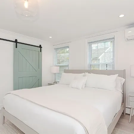 Arden House DT Mystic 3BR Lux Family Getaway