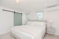 Arden House DT Mystic 3BR Lux Family Getaway