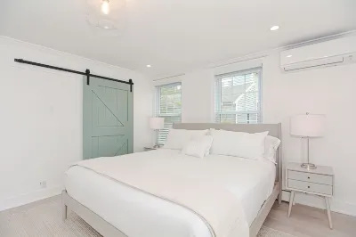 Arden House DT Mystic 3BR Lux Family Getaway