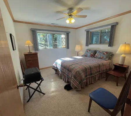 Mountain Meadow View Retreat Отели рядом с достопримечательностью «Arnold Rim Trailhead»