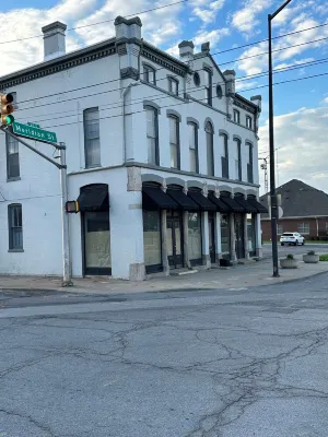 Stadium Stays #2 in downtown INDY.  5 minute walk to the Stadium.  Free parking. Hotel a 