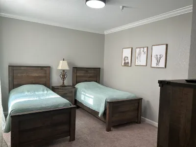 Tuscan Villa 3br/2ba Bldg 1 beside pool with hot tub near Disney and Golf