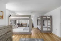 Walk to the Beach - Serene Coastal Country Cottage
