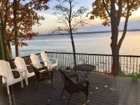 Smith's Lake House, Built 2021, Enjoy Spectacular Sunrises, 4 Bedroom 2 Bathroom