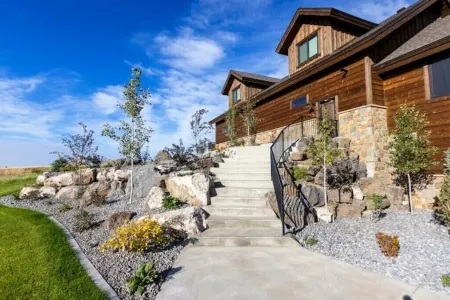 Elegant Grand Cabin w/ Hot Tub