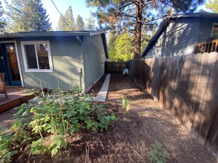 West side dog-friendly cozy studio w/ private yard