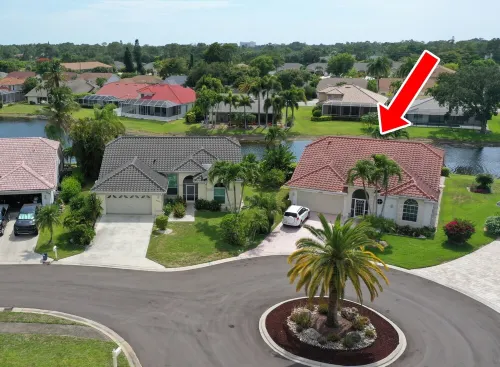 Beautiful Vacation Home with Saltwater Pool and Spa, Lake View and SW Exposure