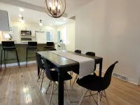 New! Tasteful, fresh 3BR on quiet street in Calumet Hotels in Calumet