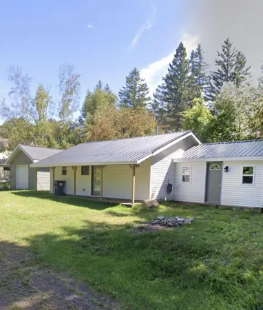 Cozy House (Hurley, WI/Ironwood, MI area) Отели в г. Монреаль