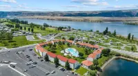 #188 Condo near large pool & shuttle to Gorge Amp-book separately